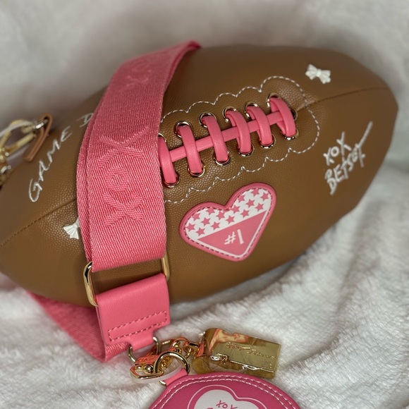 💓🏈Betsey Johnson XOTOSS Football Crossbody 🏈💓 - Picture 1 of 9